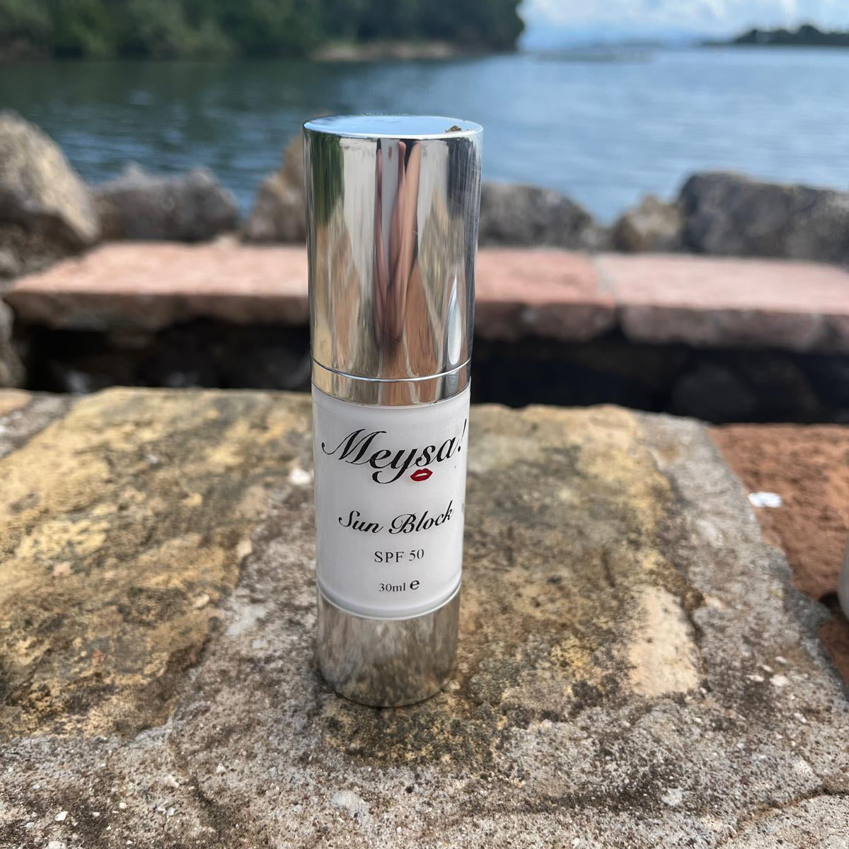 98% UV protection with SPF 50! Perfect for both face and body.