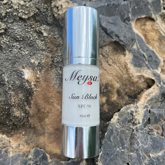98% UV protection with SPF 50! Perfect for both face and body.